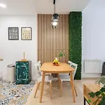 For You Rentals Elegante Y Bonito Apartamento Temporal En El Corazon De Madrid Inf1C
