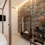 Queens House Chueca