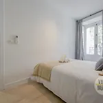 Spacious New Apartment Para 7 En La Plaza De Tirso De Molina