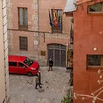 Studio La Latina By Sharingco