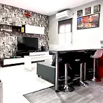 Apartamento En Tetuan, Cerca De Plaza De Castilla.