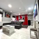 Apartamento En Tetuan, Cerca De Plaza De Castilla.