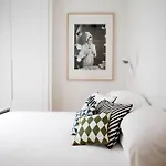 60 Balconies Urban Stay