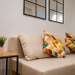 Nuevo Anuncio En El Corazon Del Rastro De Madrid