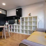 Homeabout Madrid Rio Apartment