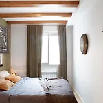 Gara - Beautiful Apartment In Fuencarral