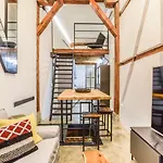 Apartamento De Diseno Industrial En El Centro