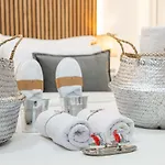 Sleep, Shower And Coffee Near Madrid\'S Gran Via