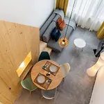 Waou Modern Loft III Centre