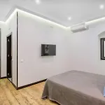 Claudio Coello I, By Presidence Rentals