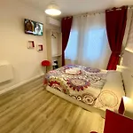 Muchomadrid Apartments