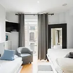 Apartamento Con Balcon A Calle Mayor Ideal Parejas