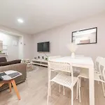 Elegant 6 Pax Apartment In Plaza Eliptica - Sm17