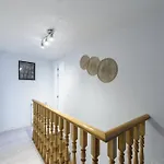 Sabadell Calle, Casa Familiar De 3 Dormitorios Con Terraza Junto Metro Fuencarral