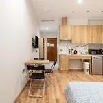 1 Bedroom 1 Bathroom Furnished - Justicia - Modern - Mintystay