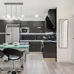 Plaza España Apartment by Rentalis
