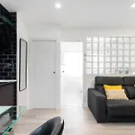Plaza España Apartment by Rentalis