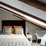 Carretas Attics Apartments