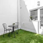 Cozy 2 Bedroom Apartment With Patio