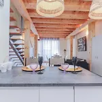 Bright Duplex Apartment For Families-Vicalv