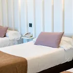 Hostal Gran Via 44