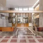 Vintage Apartment On Plaza Castilla, Madrid