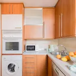Bright And Cheerful Room With Modern Comforts And Private Bathroom