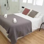 Modern And Cozy Flat In La Latina - 2 Double Beds