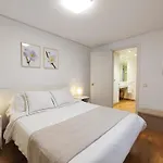 DFLAT Escultor Madrid Apartments