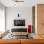 Vr Palace Apartments
