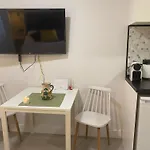Studio, Cerca De El Rastro De Madrid