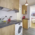 Apartamentos Preciados