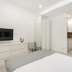 Cozy Studio In Madrid Ley4