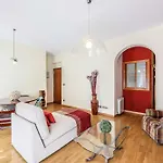 Comodo Apartamento A Pasos De Callao