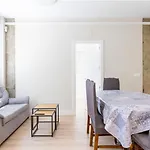 Contemporary 6Bd Apartment For 12 Las Ventas