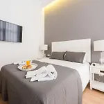 Malasaña Plaza by Madflats Collection