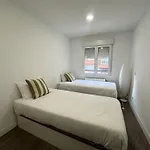 Apartamentos Dos Habs Madrid Urgel R3