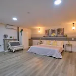 Alojamientos Centricos Con Jacuzzi Y Netflix