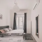 Amplio Piso De 7 Habs, 4 Banos Sobre Calle Gran Via