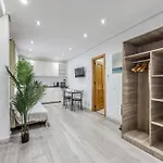 Classy Studio Close To Retiro Park, Madrid