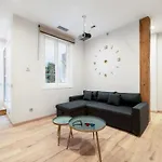 3 Bedrooms 3 Bathrooms Furnished - Justicia - Refurbished - Mintystay