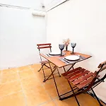 Luminoso, Con Patio Y Buena Zona