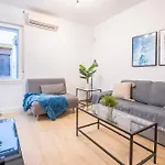 Moderno Apartamento En El Centro By Bebalmy
