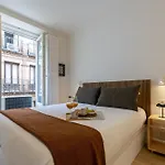Reina Sofia Suite III