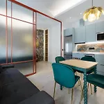 Gran Via Capitals By Monaro*****