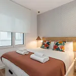 Waou Best III Madrid Rio
