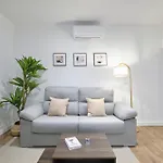 Lovely Apartments - Completo Apartamento En Excelente Ubicacion En Madrid