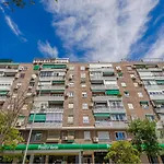 Madrid Con Parking Para 4, Vive La Latina