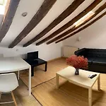 Cozy Romantic Malasaña