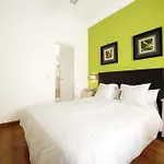 Hostal Adria Santa Ana